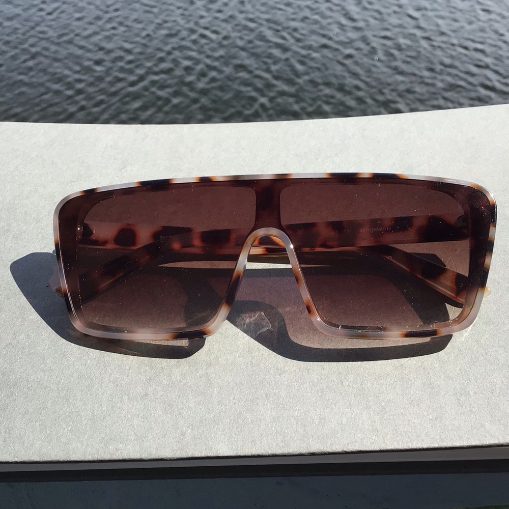 Bundle of Eyewear- Aeropostale Tortoiseshell Shield Sunglasses/Mossimo Frames